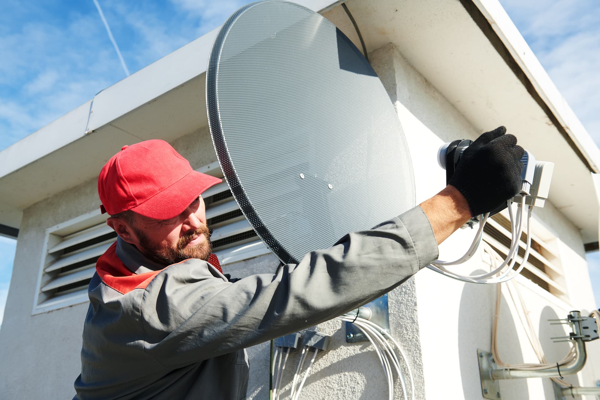 Instalación, reparación y mantenimiento de antenas